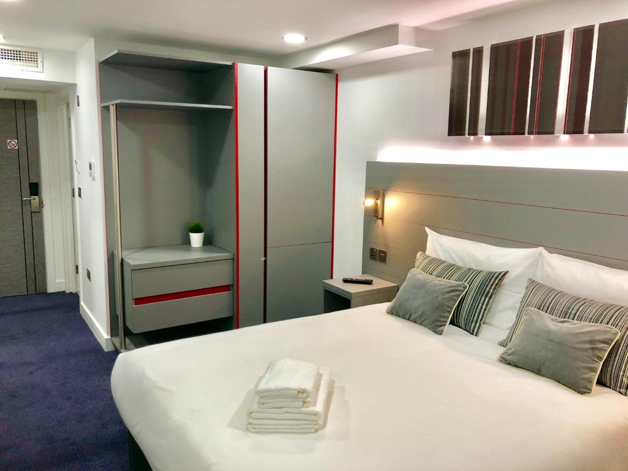 Ilford Hotel Goodmayes Eksteriør billede