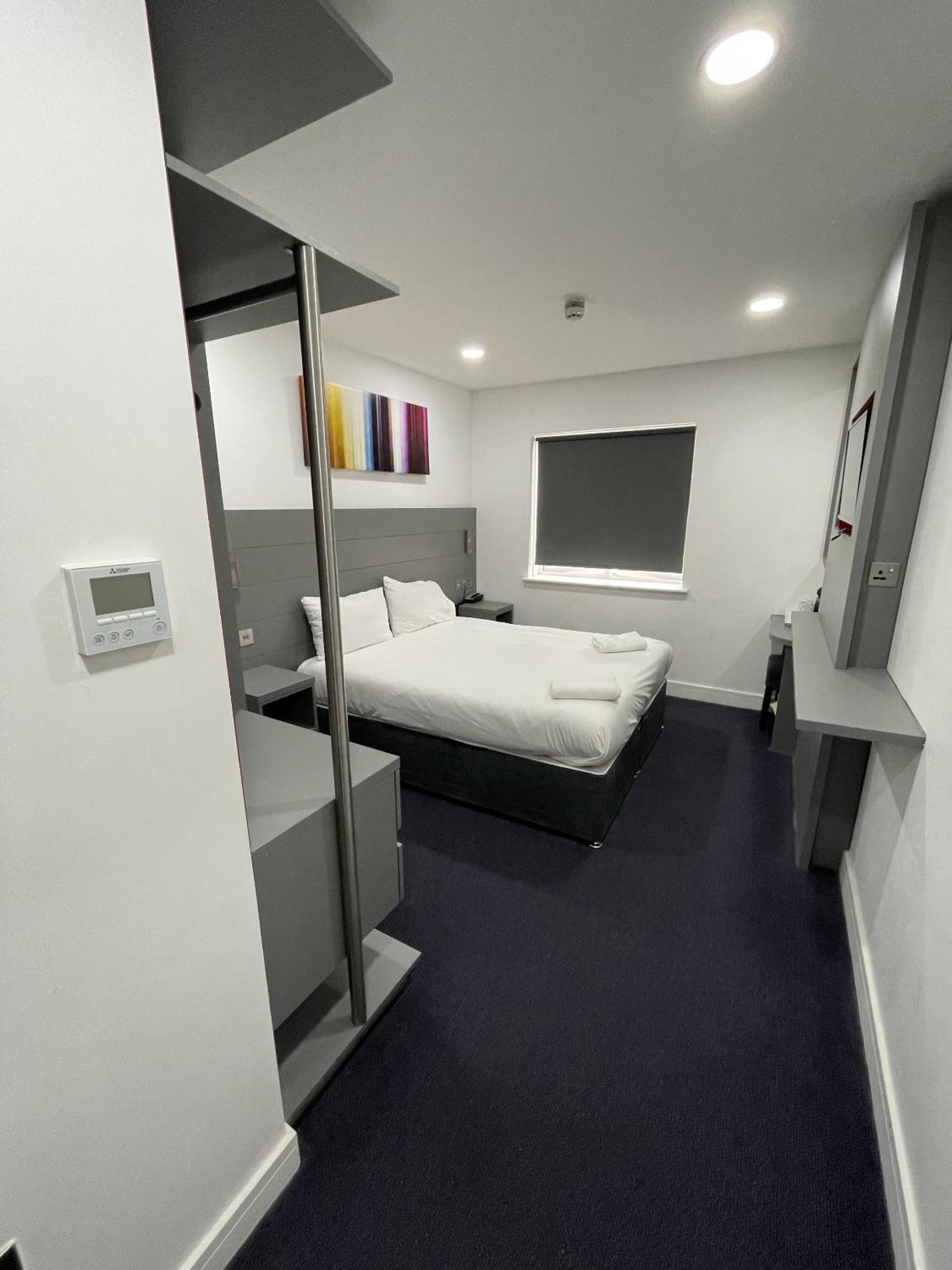 Ilford Hotel Goodmayes Eksteriør billede