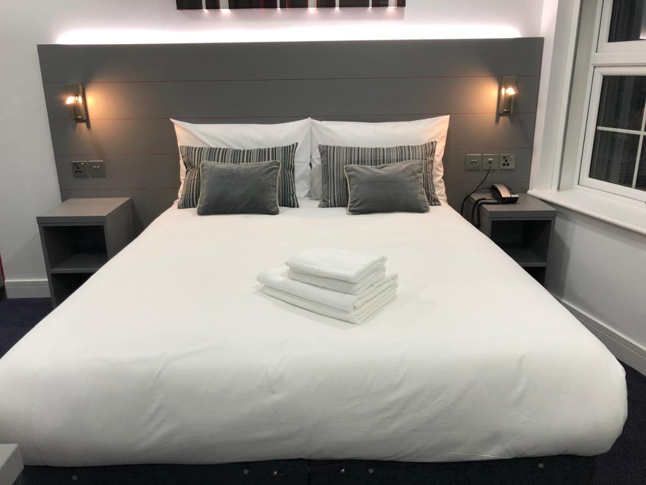 Ilford Hotel Goodmayes Eksteriør billede